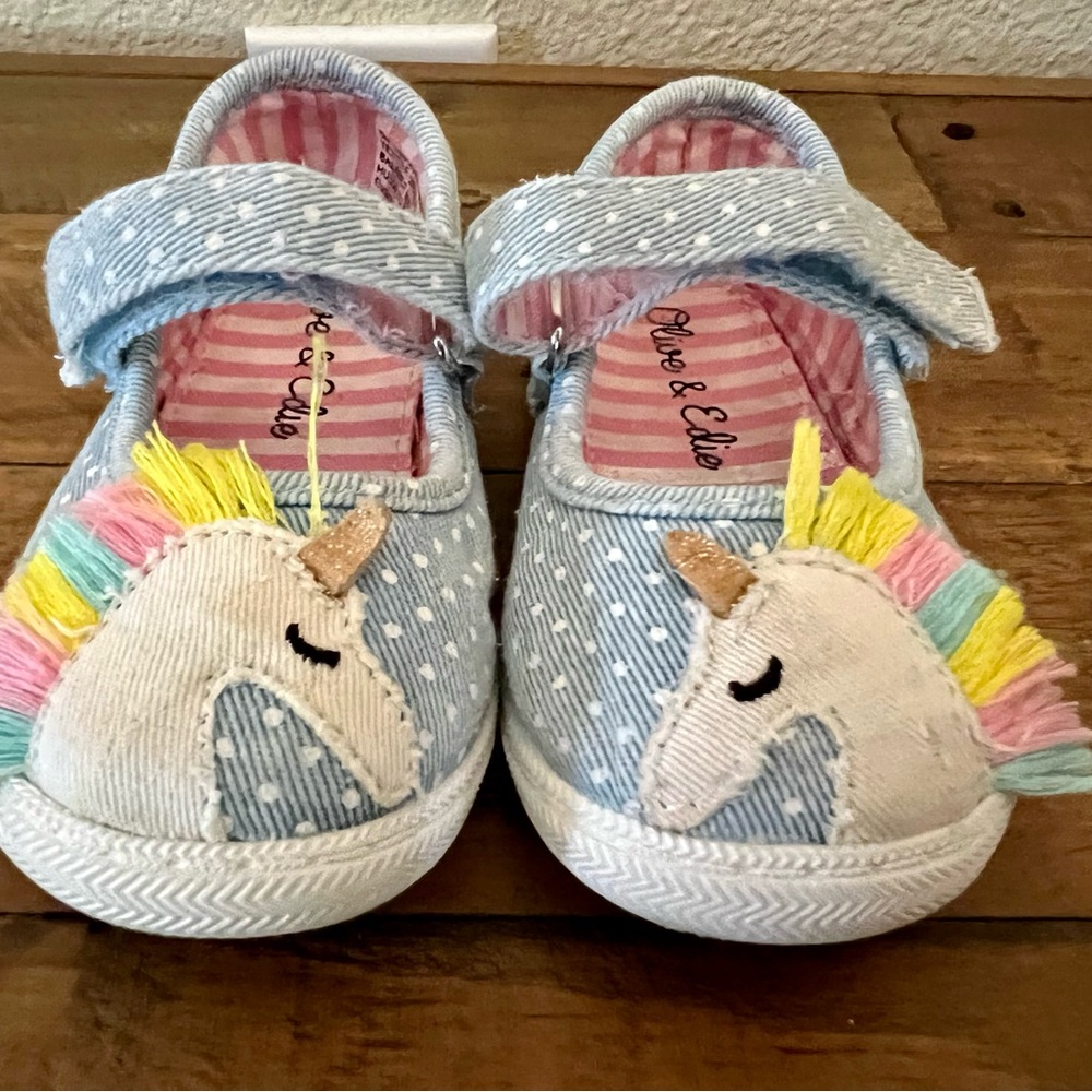 Cute Toddler Girl Unicorn Shoes Infant/Toddler Size 5 - Picture 5 of 10